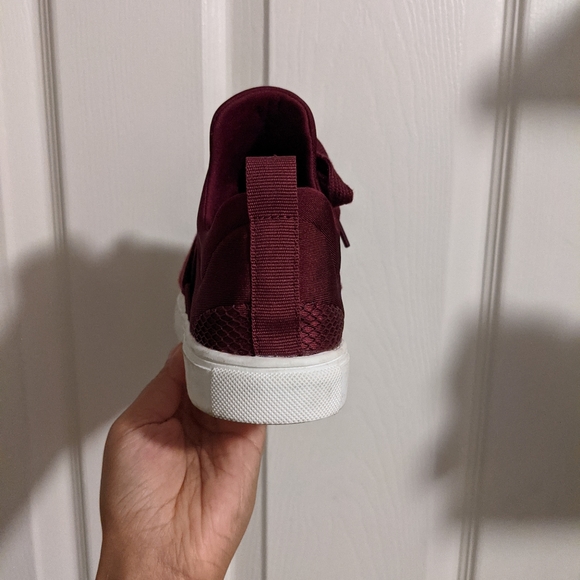 3for30!!! Maroon slip on sneakers - Picture 10 of 10
